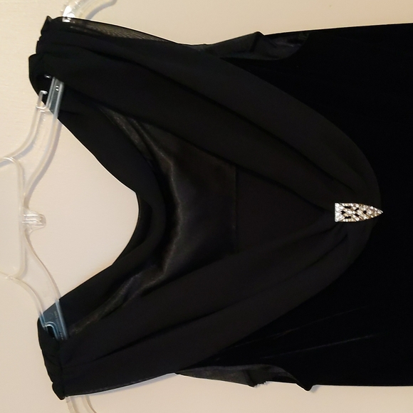 Black Velvet Evening Dress, 10 - Picture 3 of 6